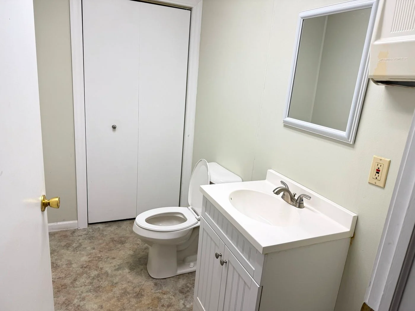 Photo 2 of 3140 Christy Way , Saginaw, MI 48603