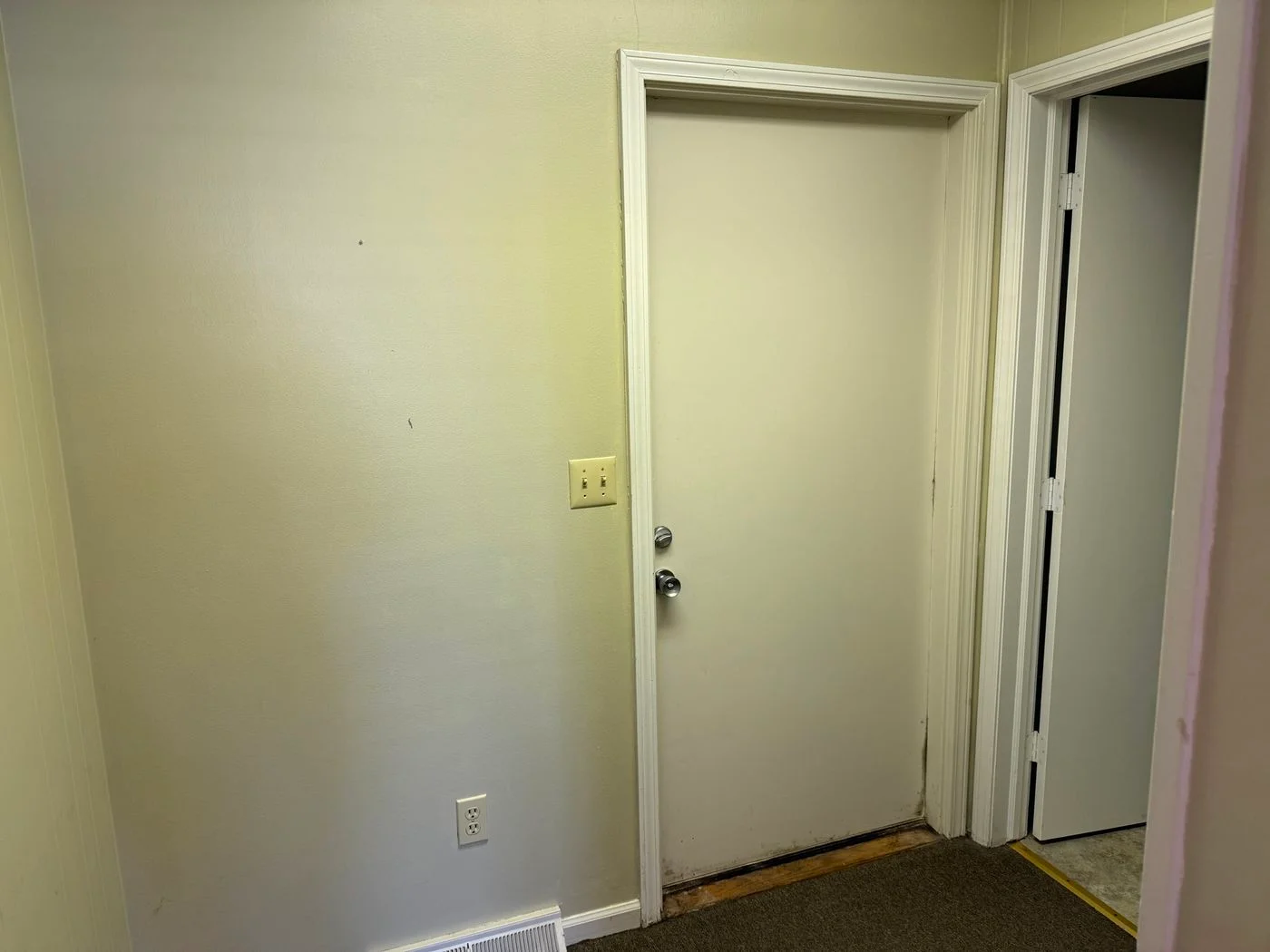 Photo 3 of 3140 Christy Way , Saginaw, MI 48603