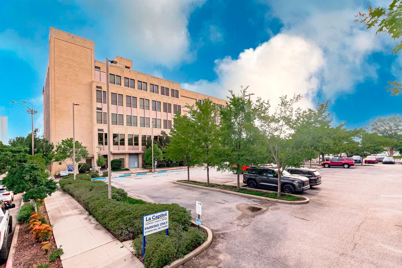 Photo-1 of 700 Main St, Baton Rouge, LA 70802