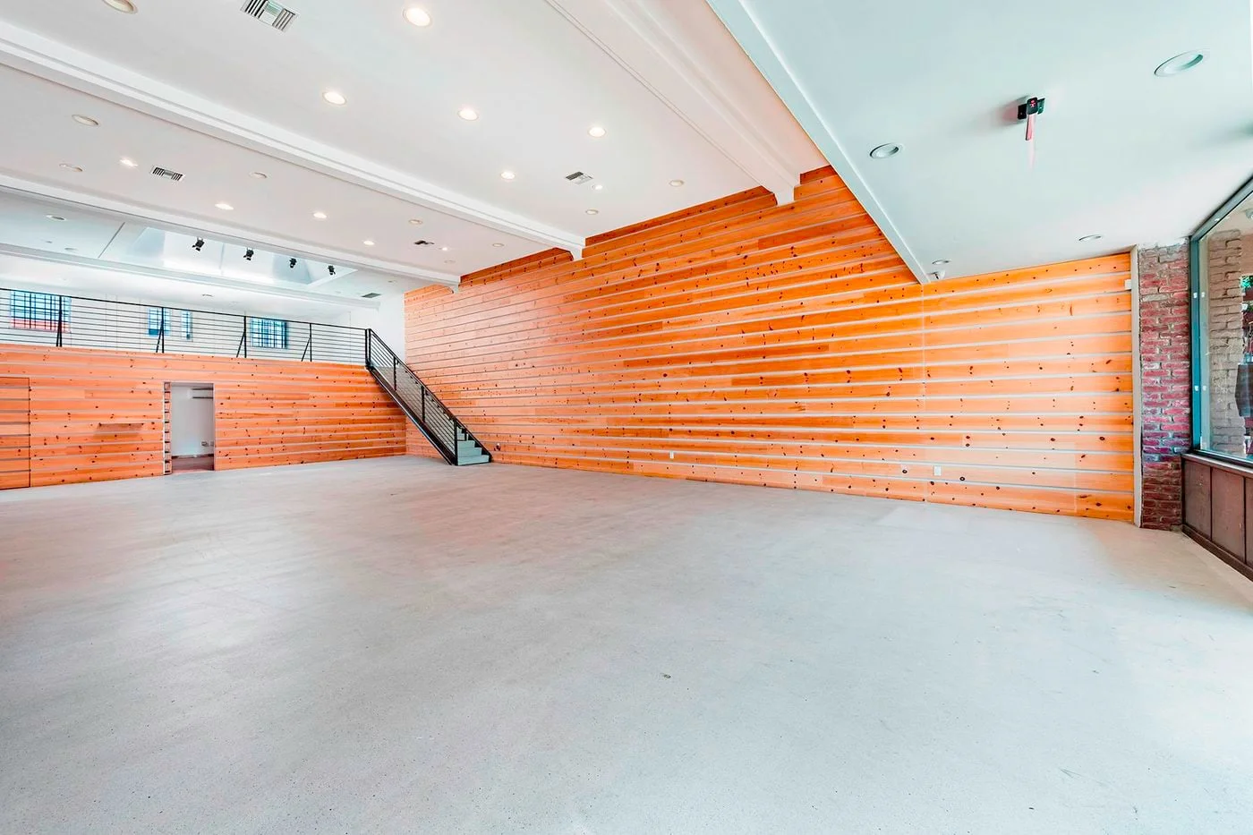 Photo 3 of 5207 E 2nd St, Long Beach, CA 90803