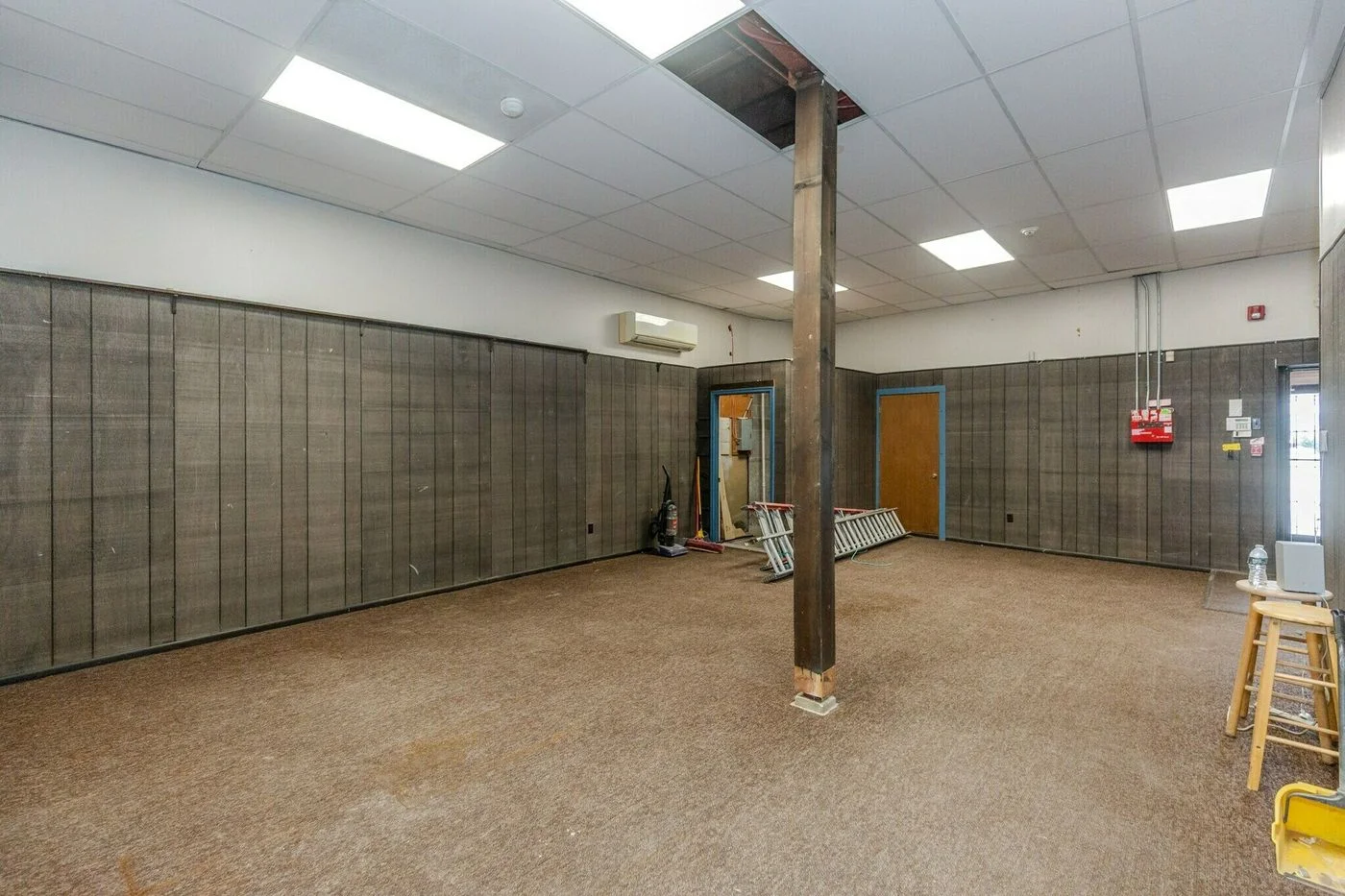 Photo 3 of 1243 Main St, West Warwick, RI 02893