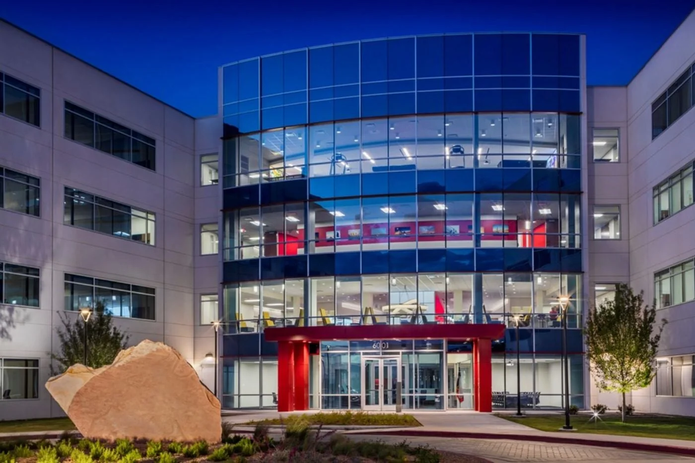 Photo 2 of 6001 Deauville Blvd, Midland, TX 79706