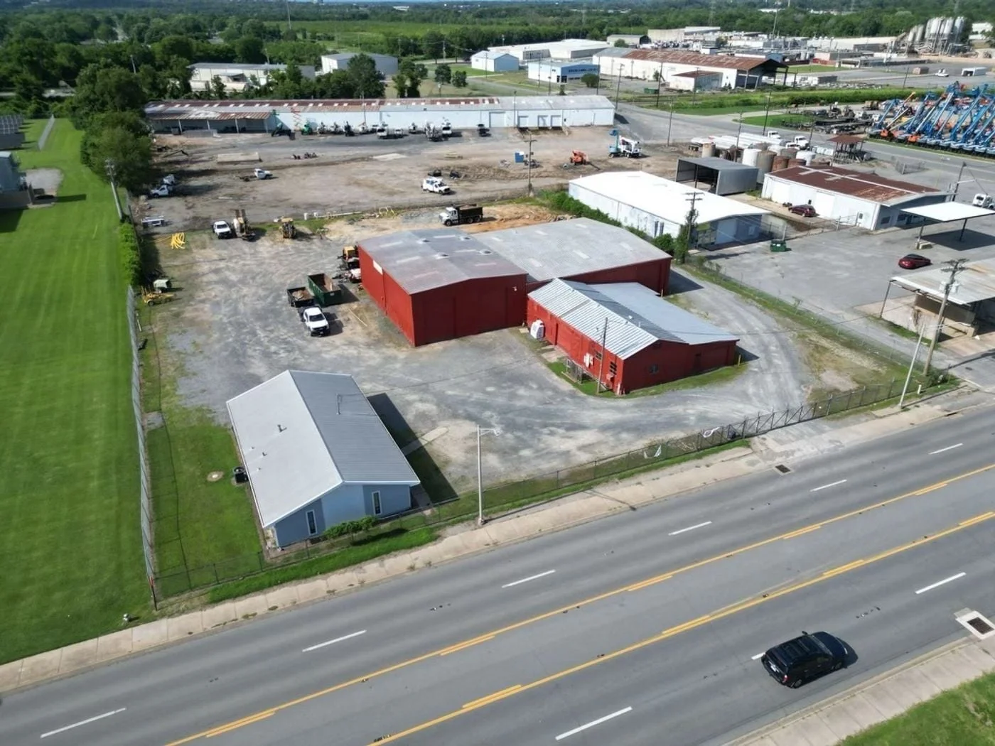 Photo 1 of 3419 E Broadway St, North Little Rock, AR 72114