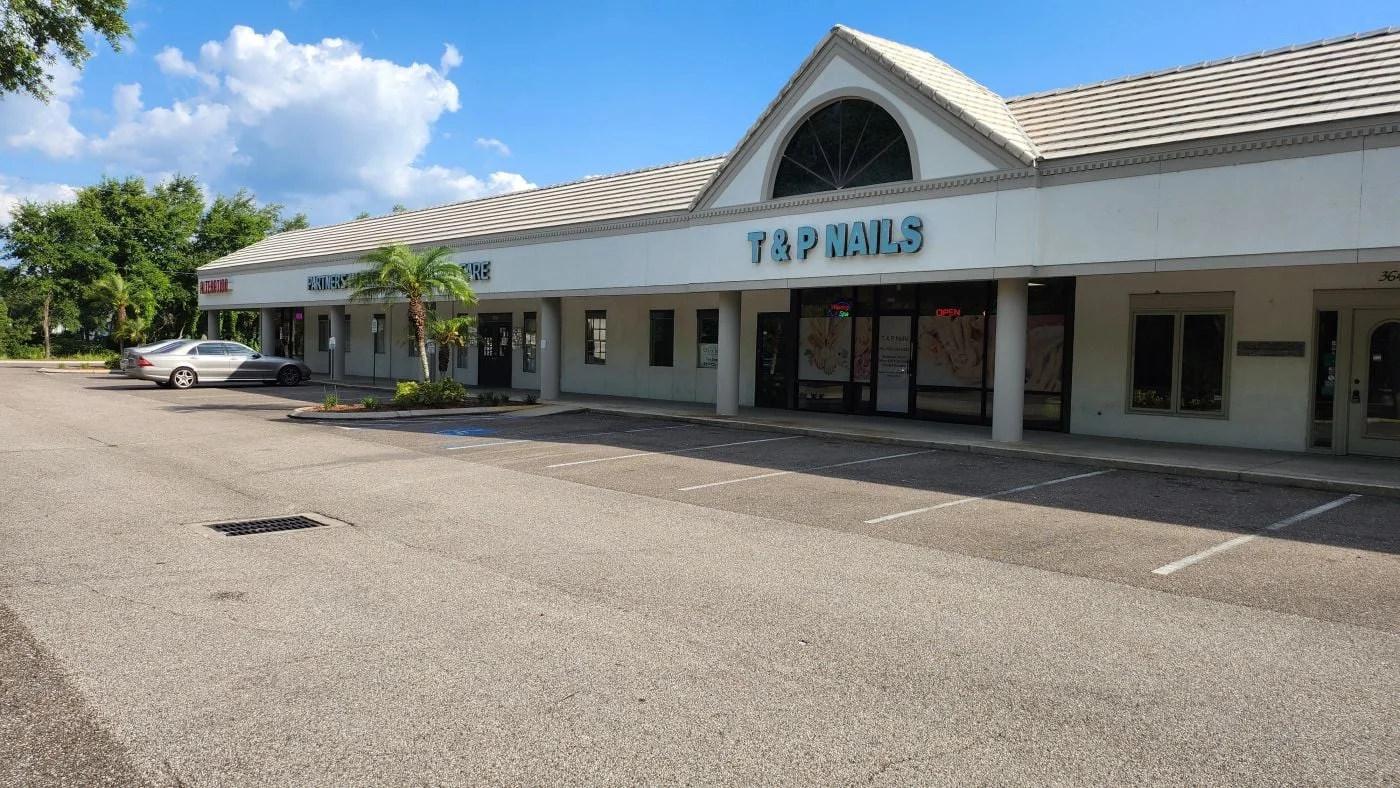 Photo 1 of 3646 Lithia Pinecrest Rd, Valrico, FL 33596