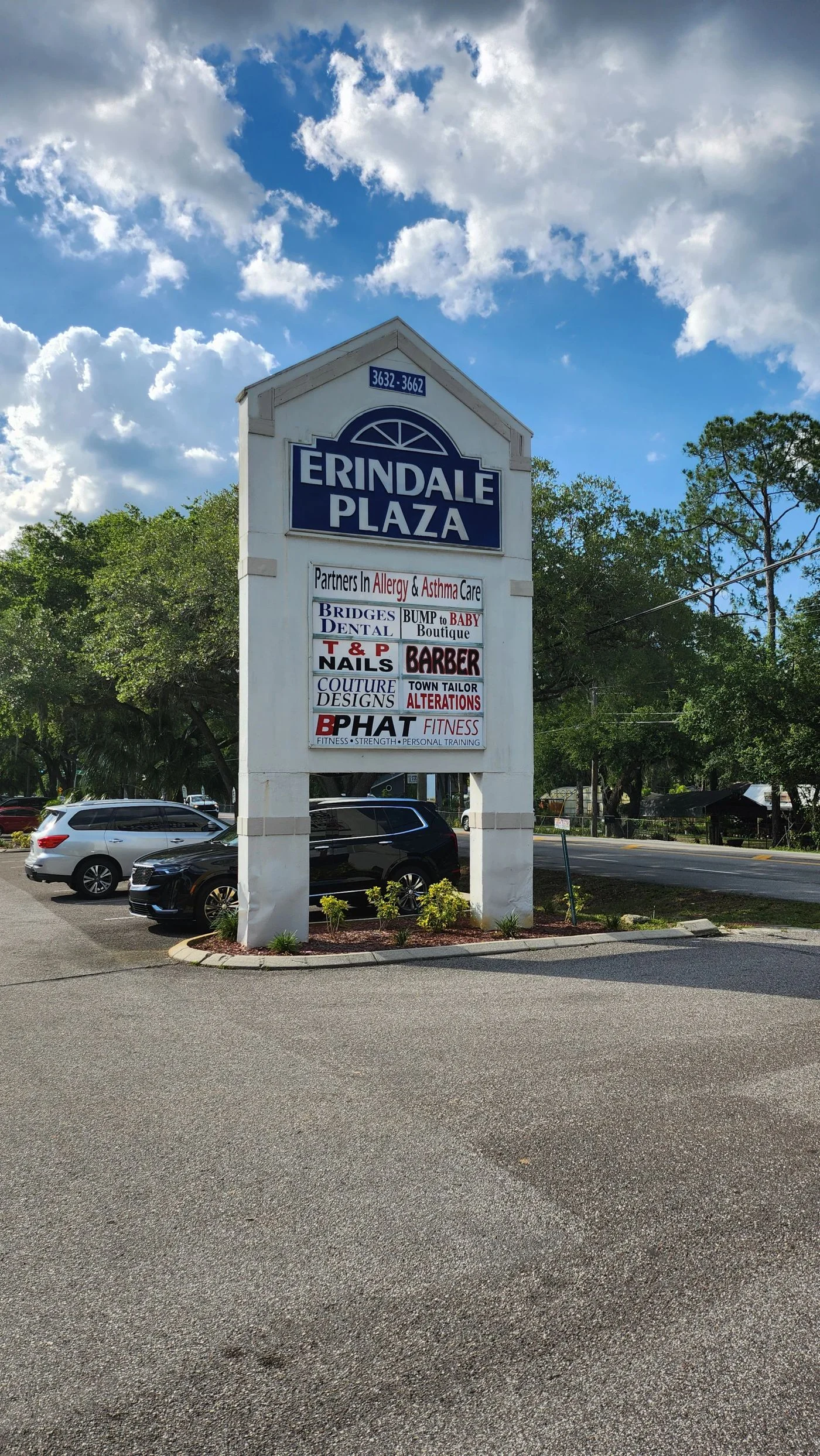 Photo 2 of 3646 Lithia Pinecrest Rd, Valrico, FL 33596