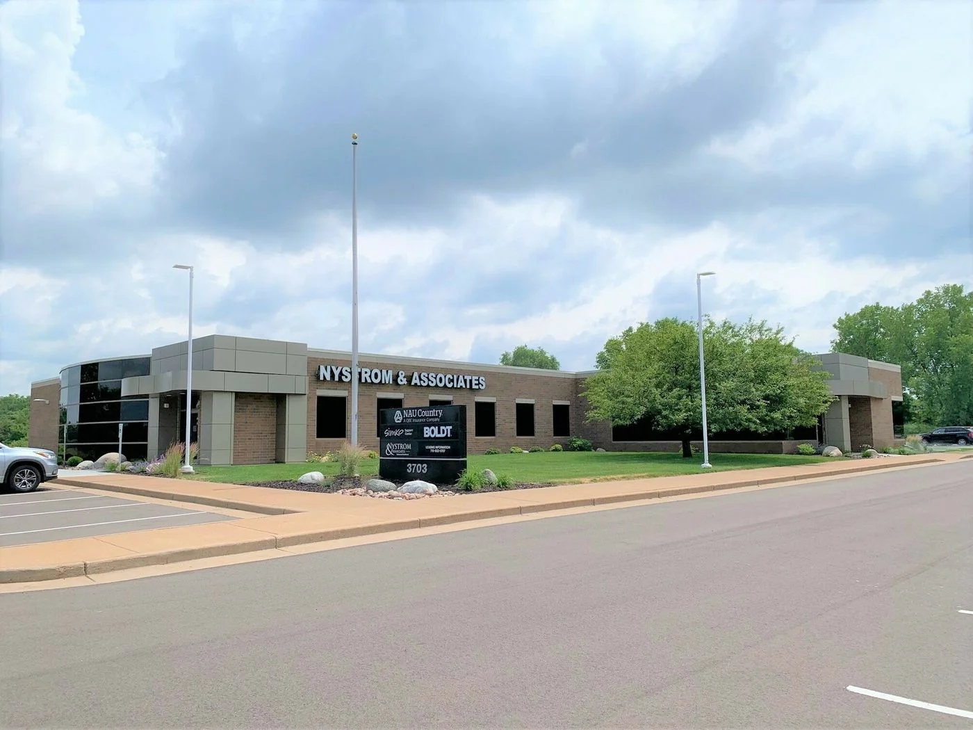 Photo 1 of 3703 Oakwood Hills Pkwy, Eau Claire, WI 54701