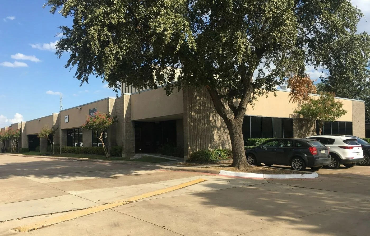 Photo-3 of 1140 & 1150 Empire Central Place, Dallas, TX 75247