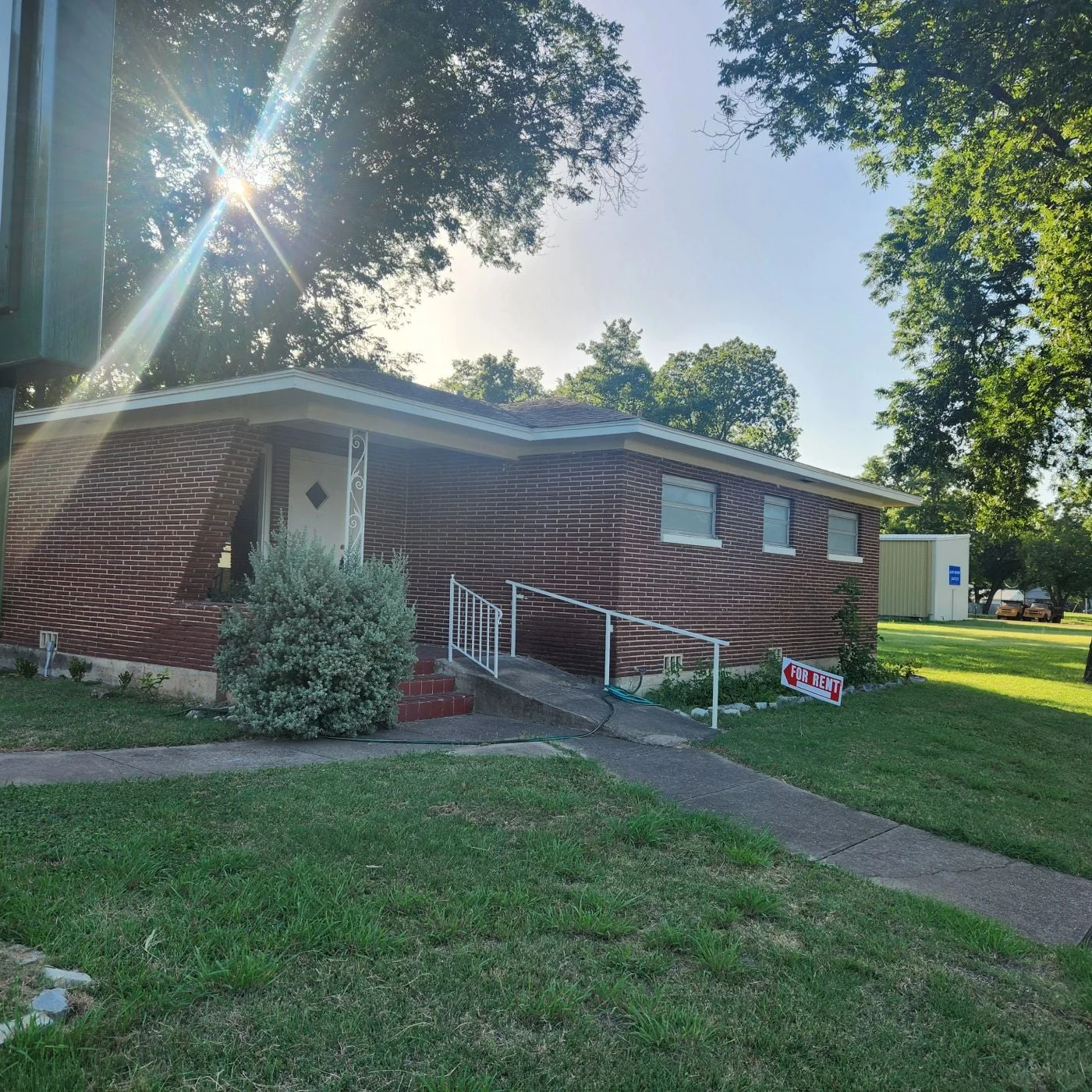 Photo 3 of 202 N Avenue G, Clifton, TX 76634