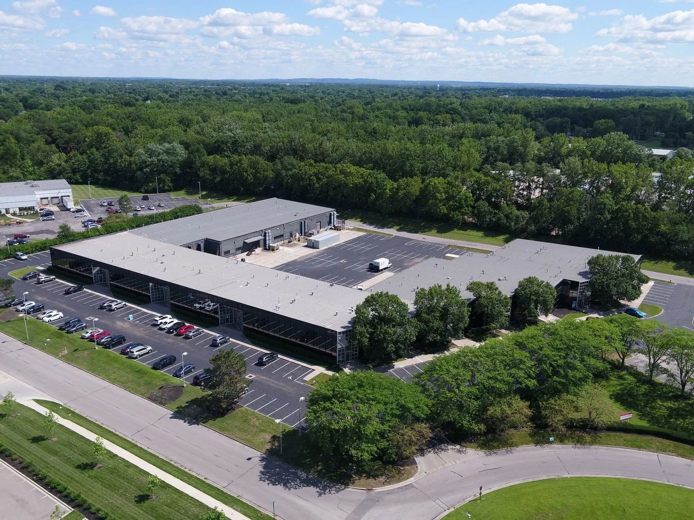 Photo 2 of 4689-4777 Hilton Corporate Drive, Columbus, OH 43232