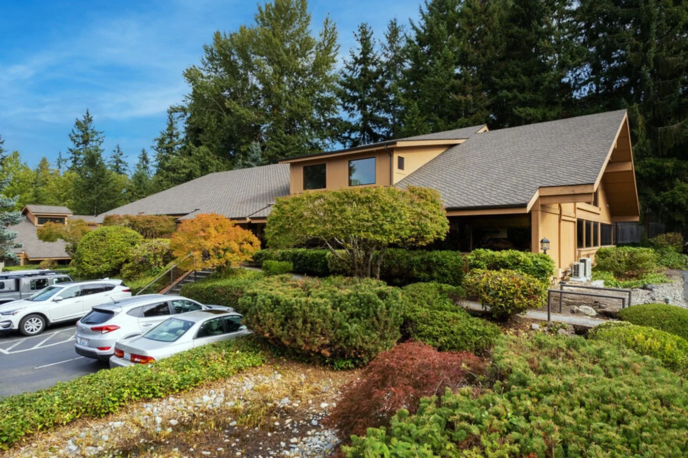 Photo-3 of 1408 140th Pl NE, Bellevue, WA 98007