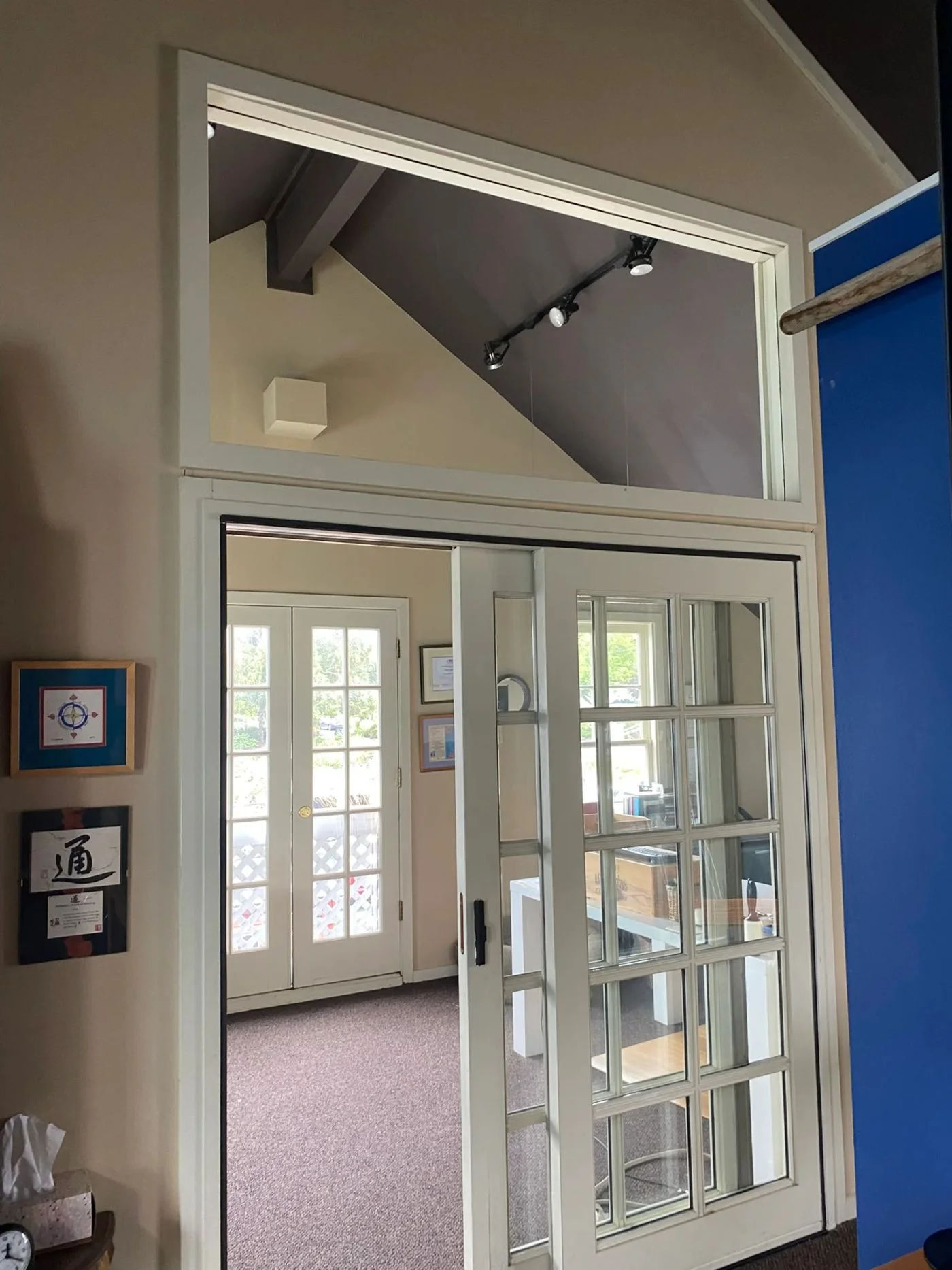 Photo 3 of 2727 Fairview Ave E, Seattle, WA 98102