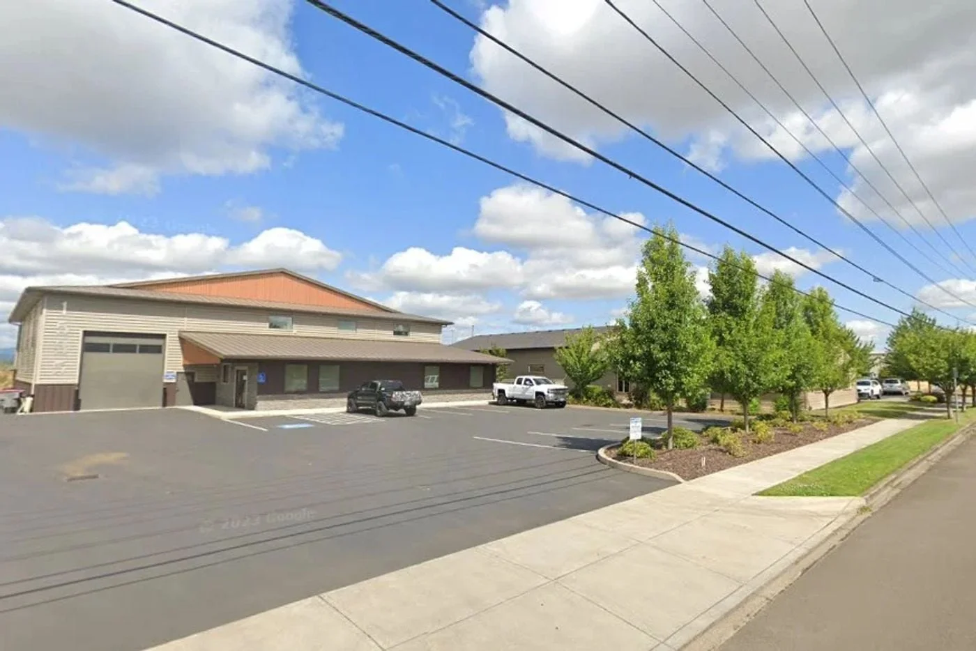 Photo 3 of 1535 NE Miller St, McMinnville, OR 97128