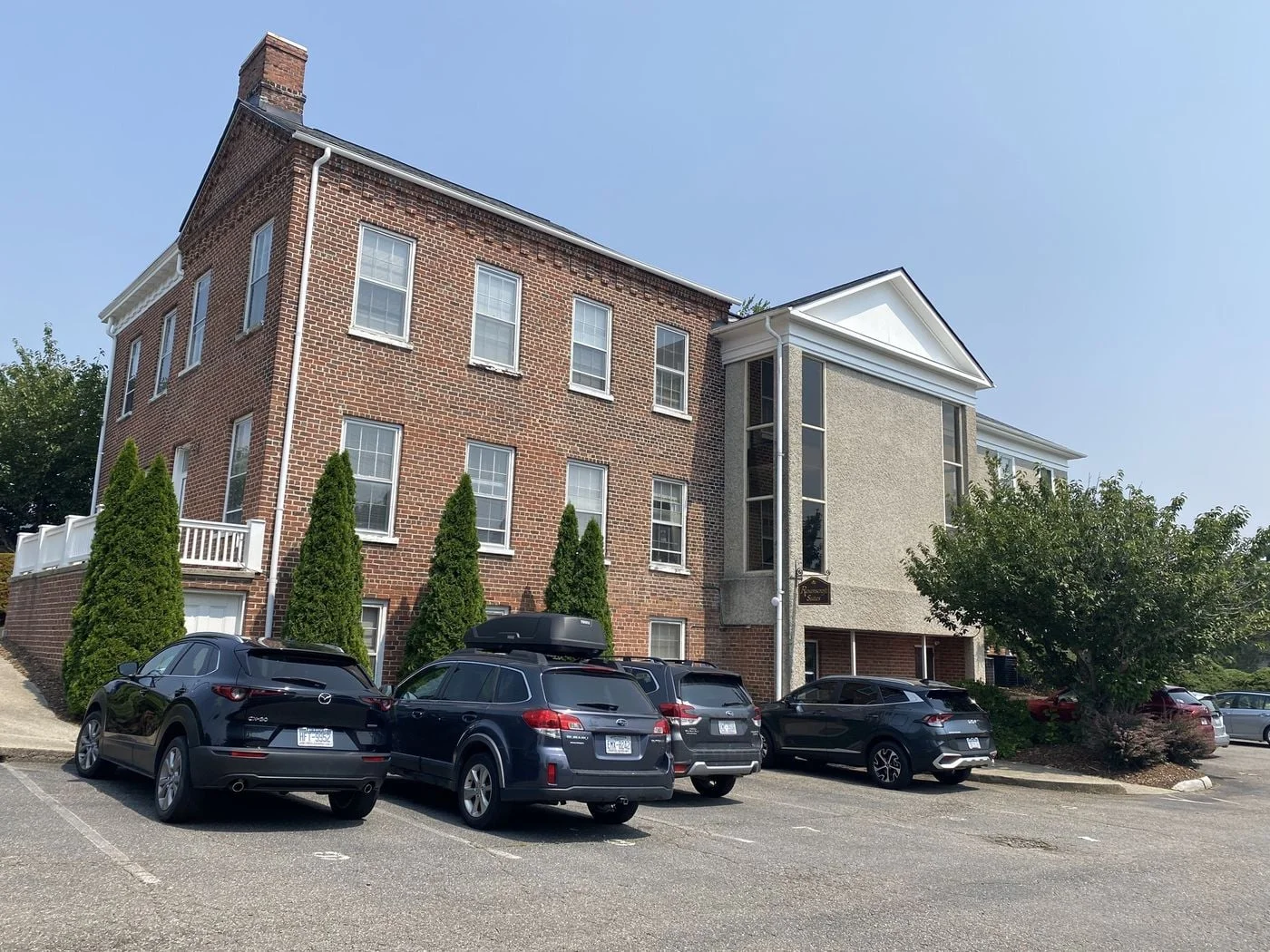 Photo 2 of 29 Ravenscroft Drive, Asheville, NC 28801