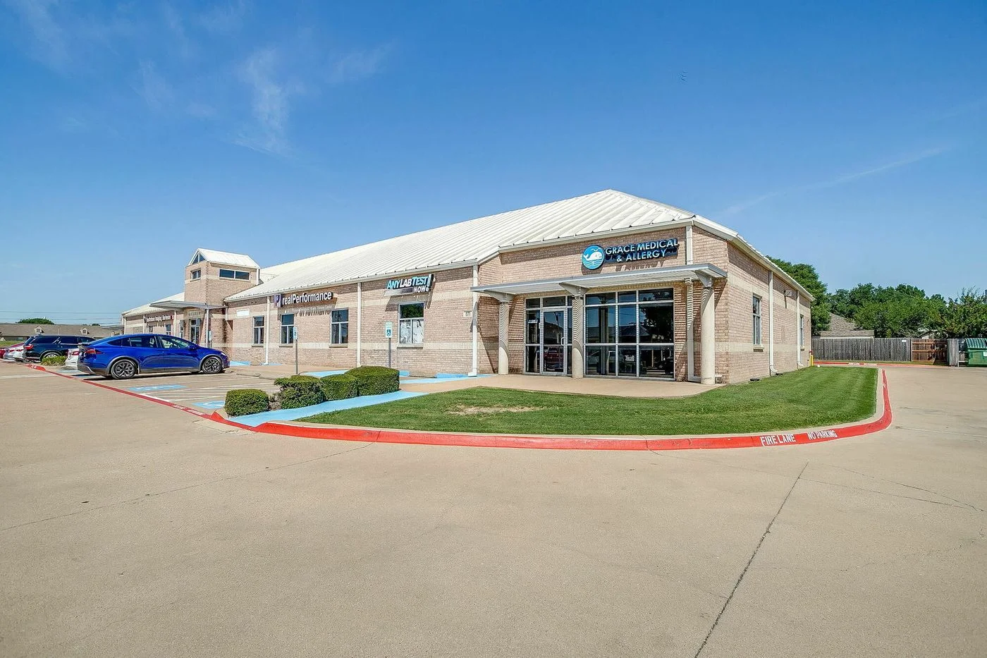 Photo 2 of 671 Northeast Alsbury Boulevard, Burleson, TX 76028