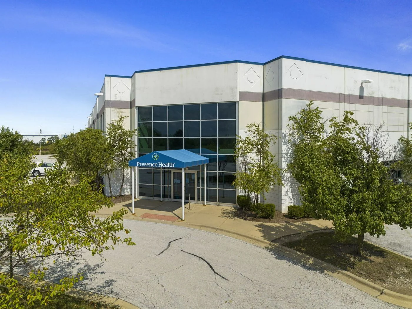 Photo 1 of 1975 Melissa Ln, Aurora, IL 60506