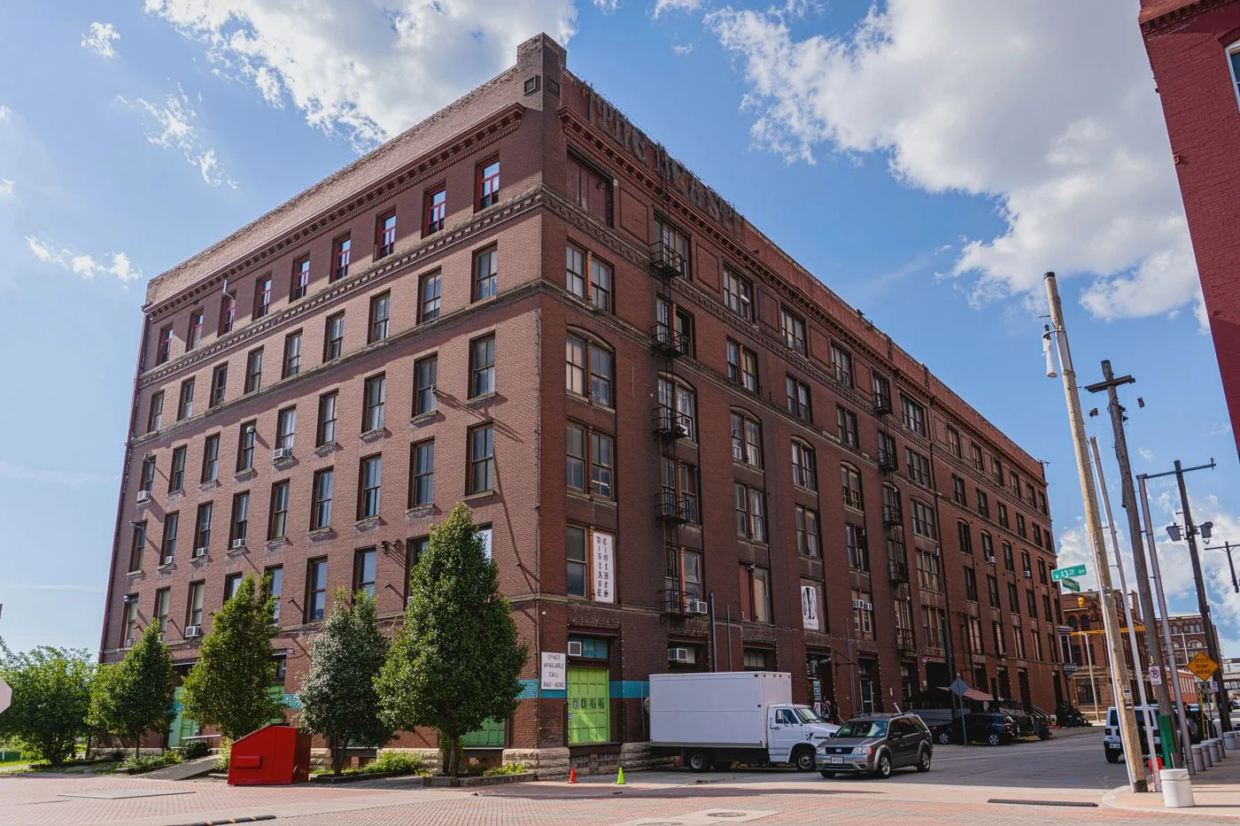 Photo 1 of 1420 W 13th Ter, Kansas City, MO 64102