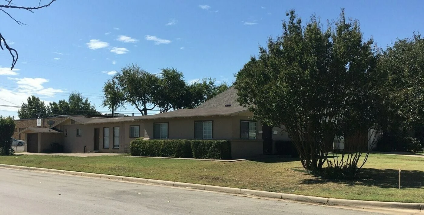 Photo 1 of 5901 Locke Ave, Fort Worth, TX 76107