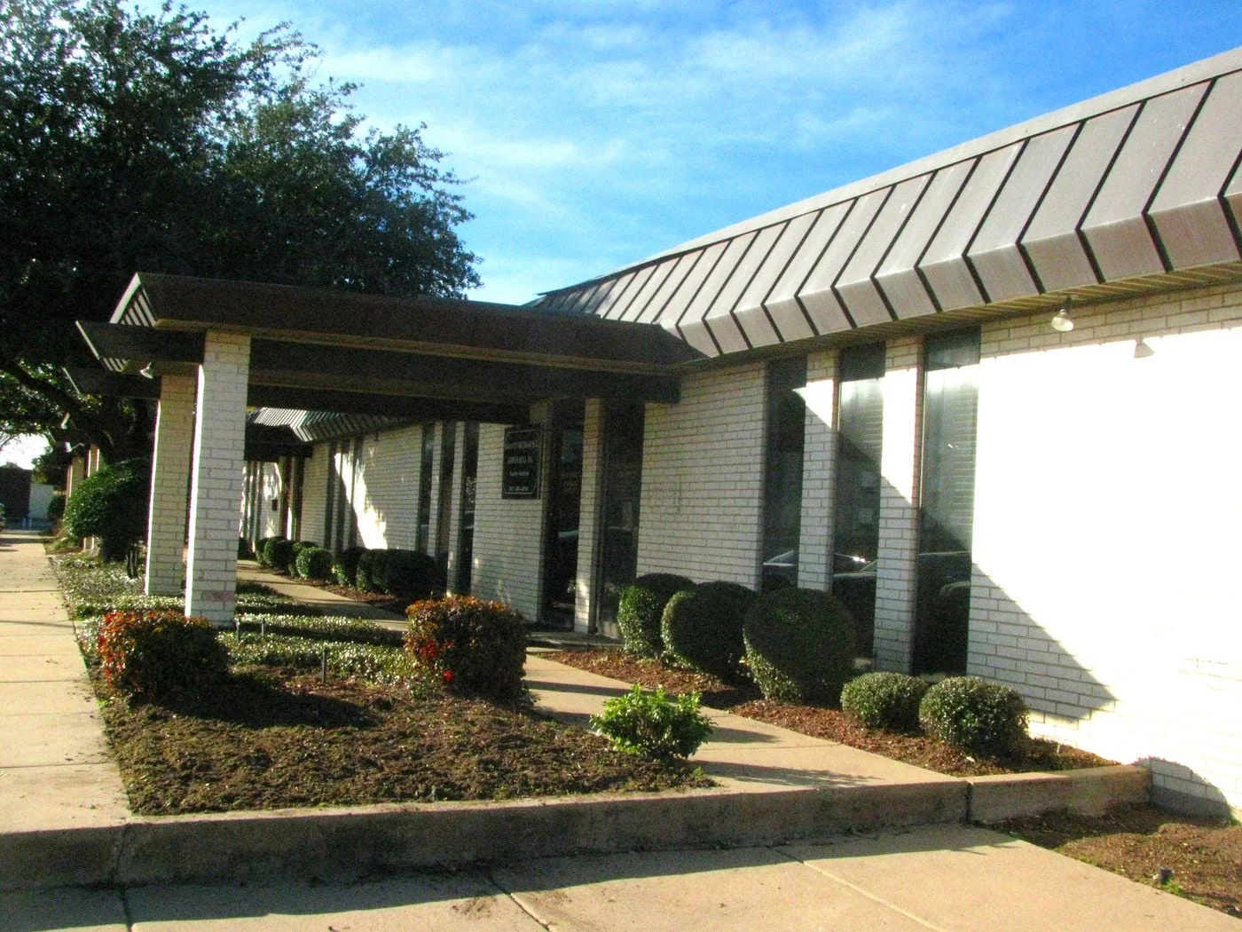 Photo 1 of 1615 Precinct Line Rd, Hurst, TX 76054