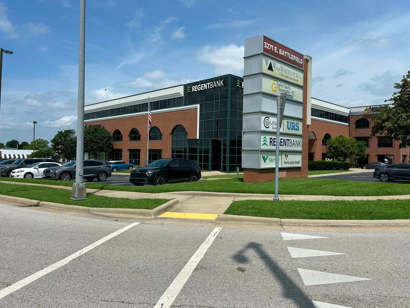 Photo 2 of 3271 E Battlefield Rd, Springfield, MO 65804