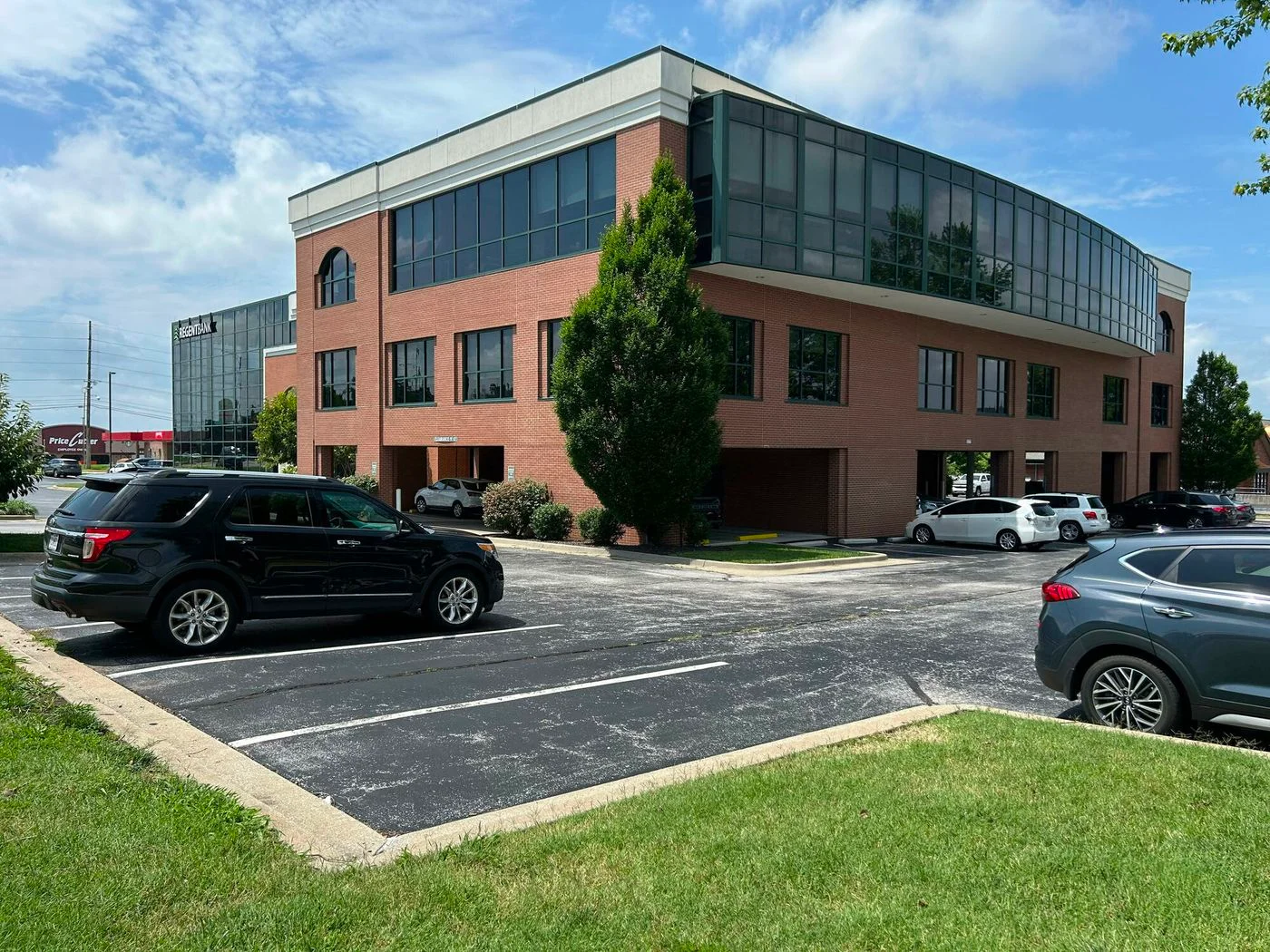 Photo 3 of 3271 E Battlefield Rd, Springfield, MO 65804