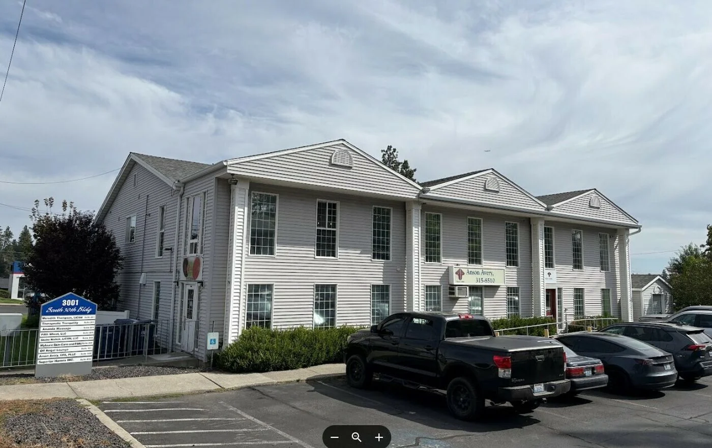 Photo 1 of 3001 S Mount Vernon St, Spokane, WA 99223