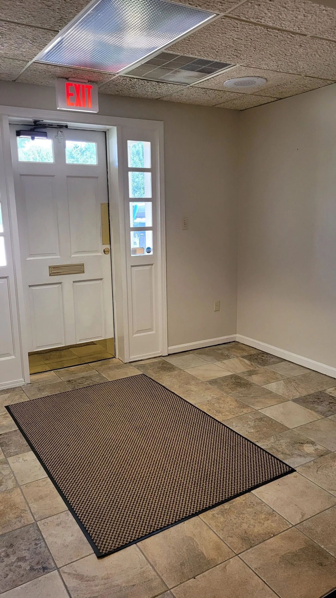 Photo-3 of 1400 Browns Lane Suite A, Saint Matthews, KY 40207