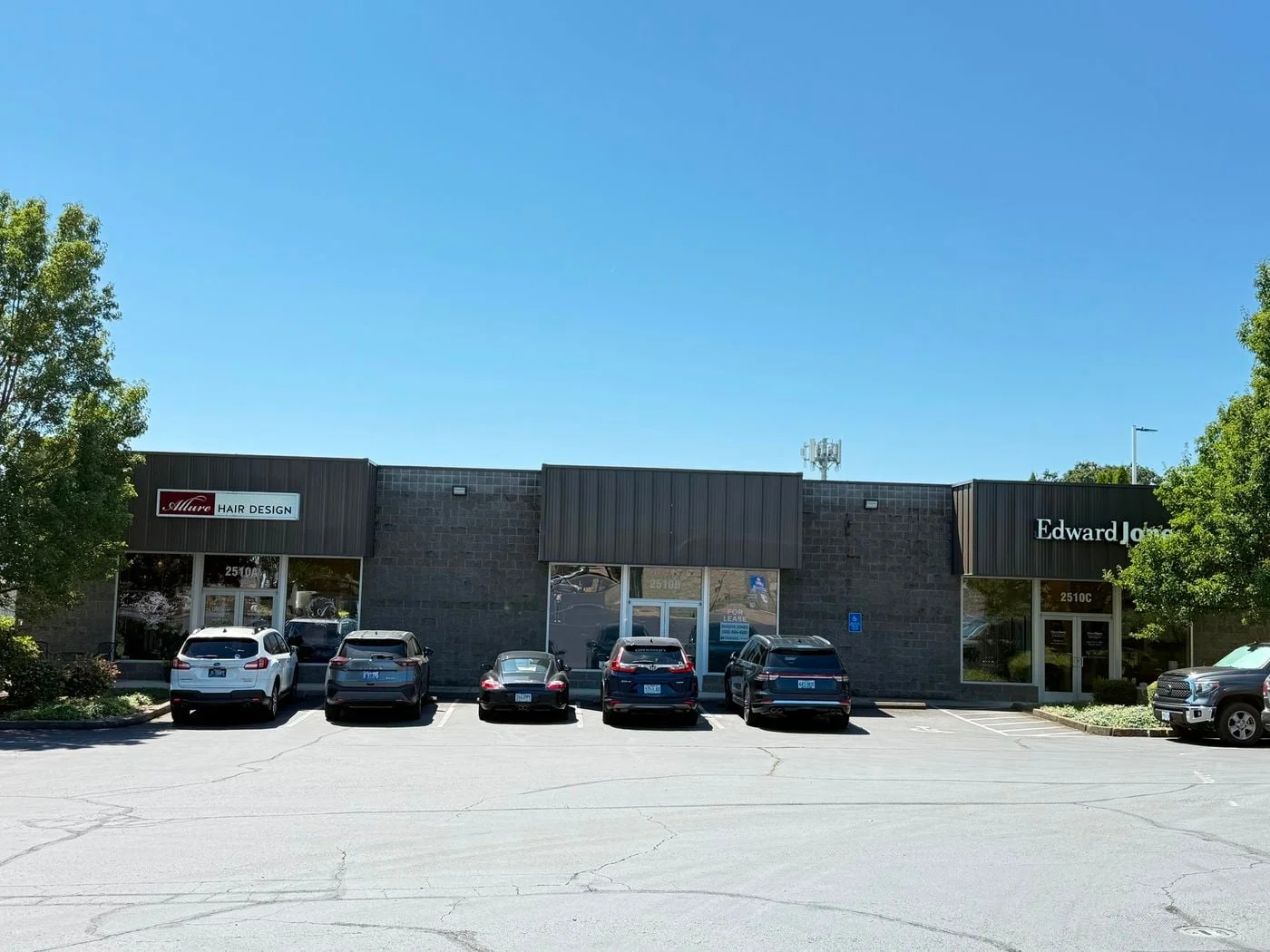 Photo 1 of 2510 Portland Road , Newberg, OR 97132