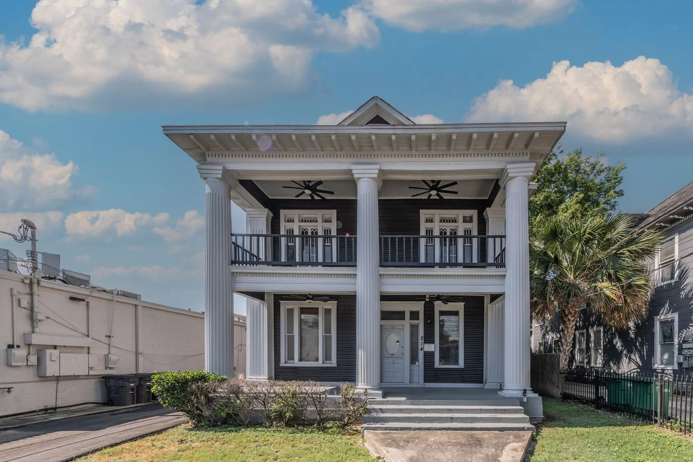 Photo-2 of 214 E Ashby Pl, San Antonio, TX 78212