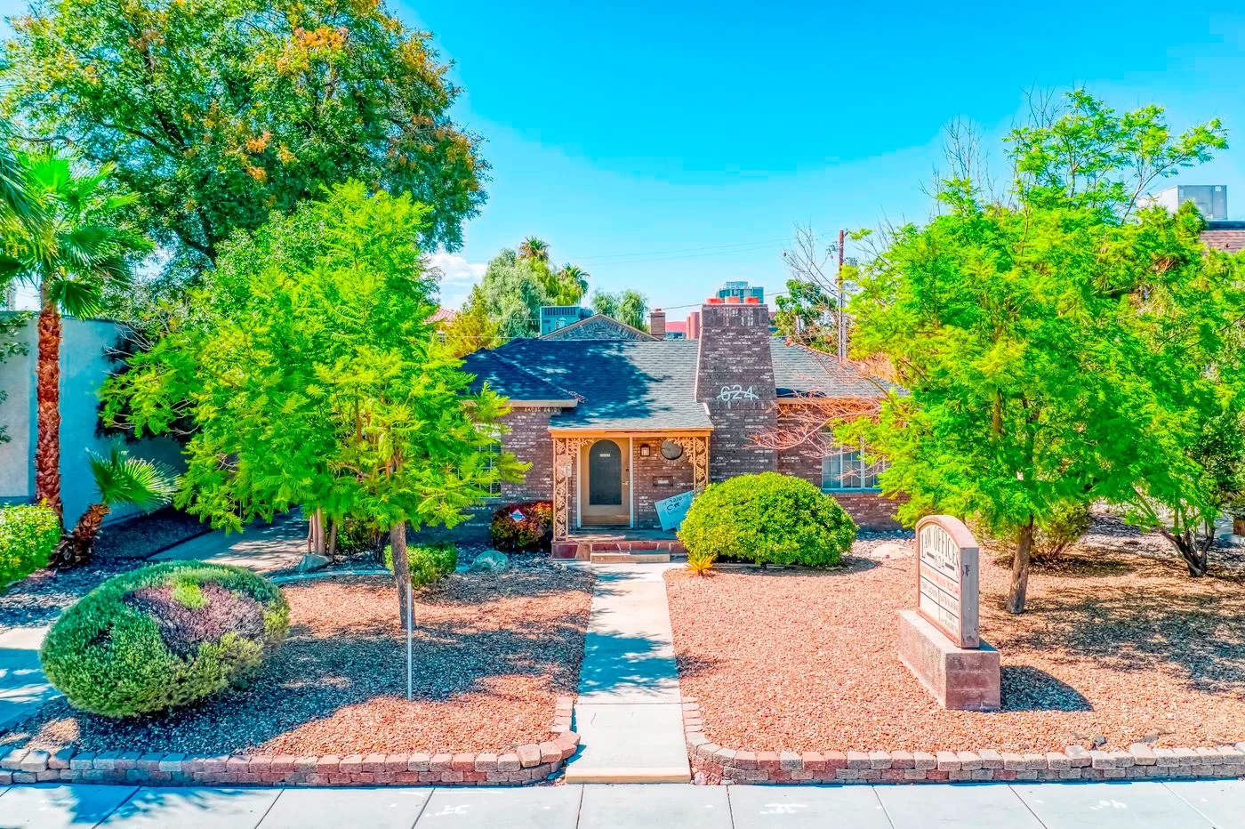 Photo 1 of 624 S 9th St, Las Vegas, NV 89101