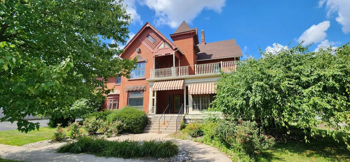 Photo-3 of 1003 N Washington Ave, Lansing, MI 48906