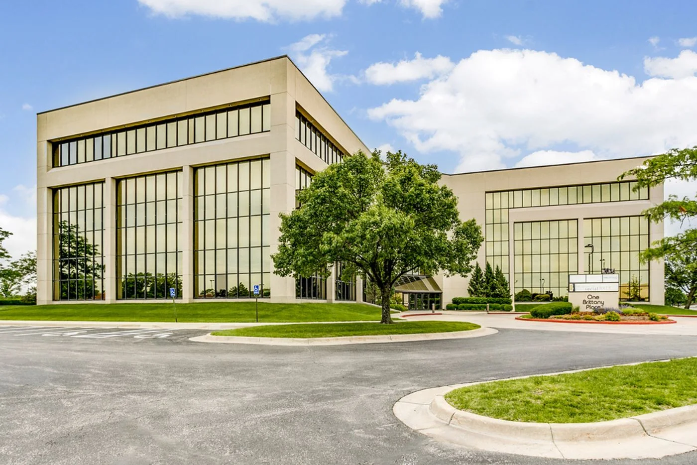 Photo 3 of 2024 North Woodlawn, Wichita, KS 67208