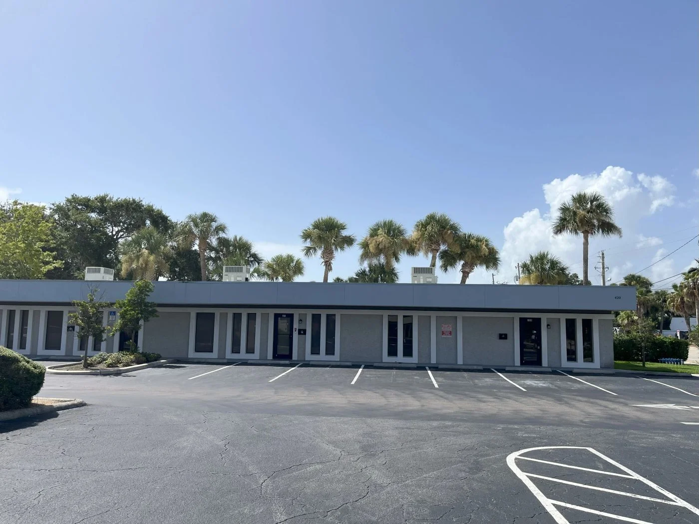 Photo-2 of 420 N Halifax Ave, Daytona Beach, FL 32118
