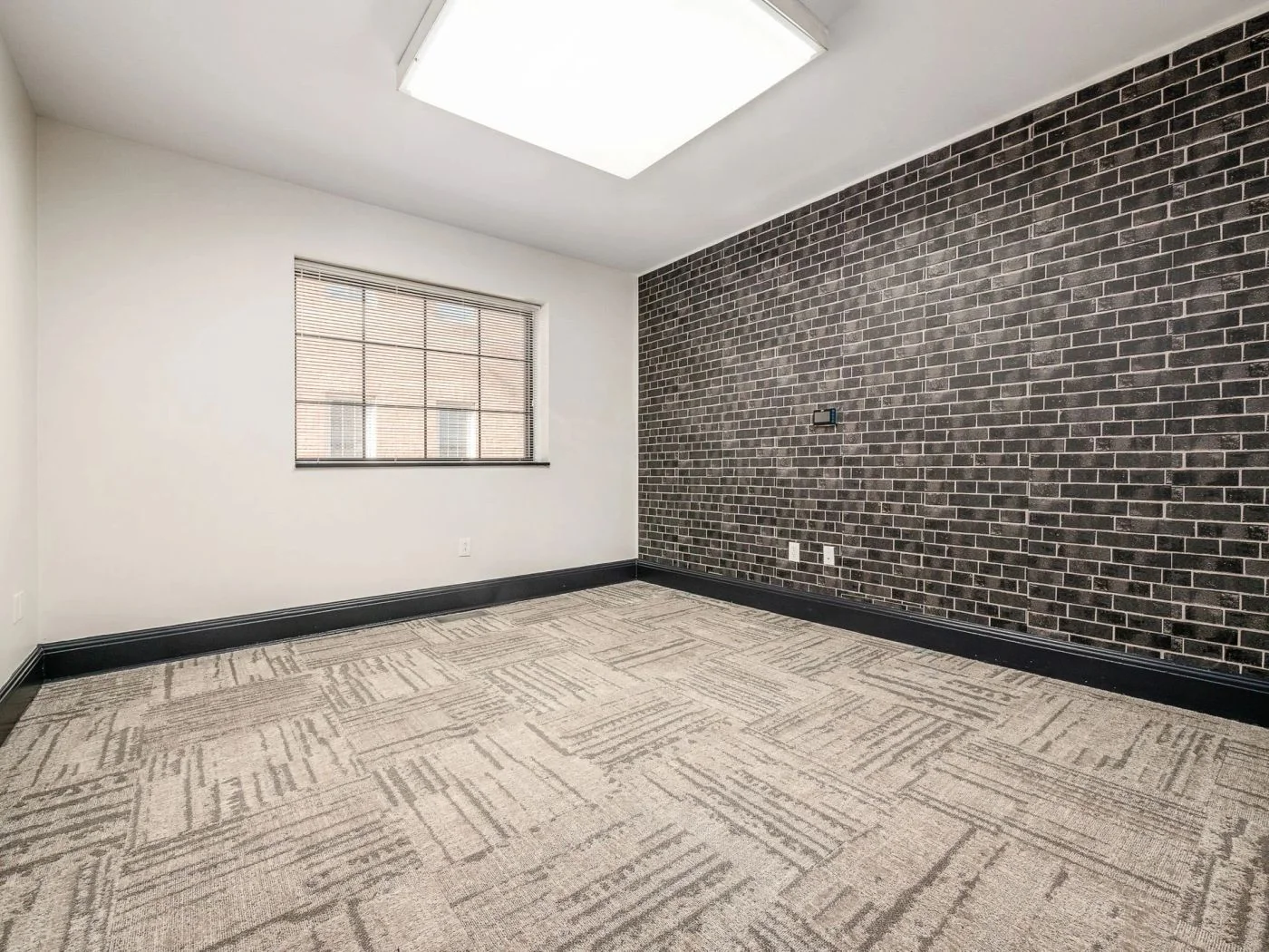 Photo 3 of 1015 E Broad St, Columbus, OH 43205