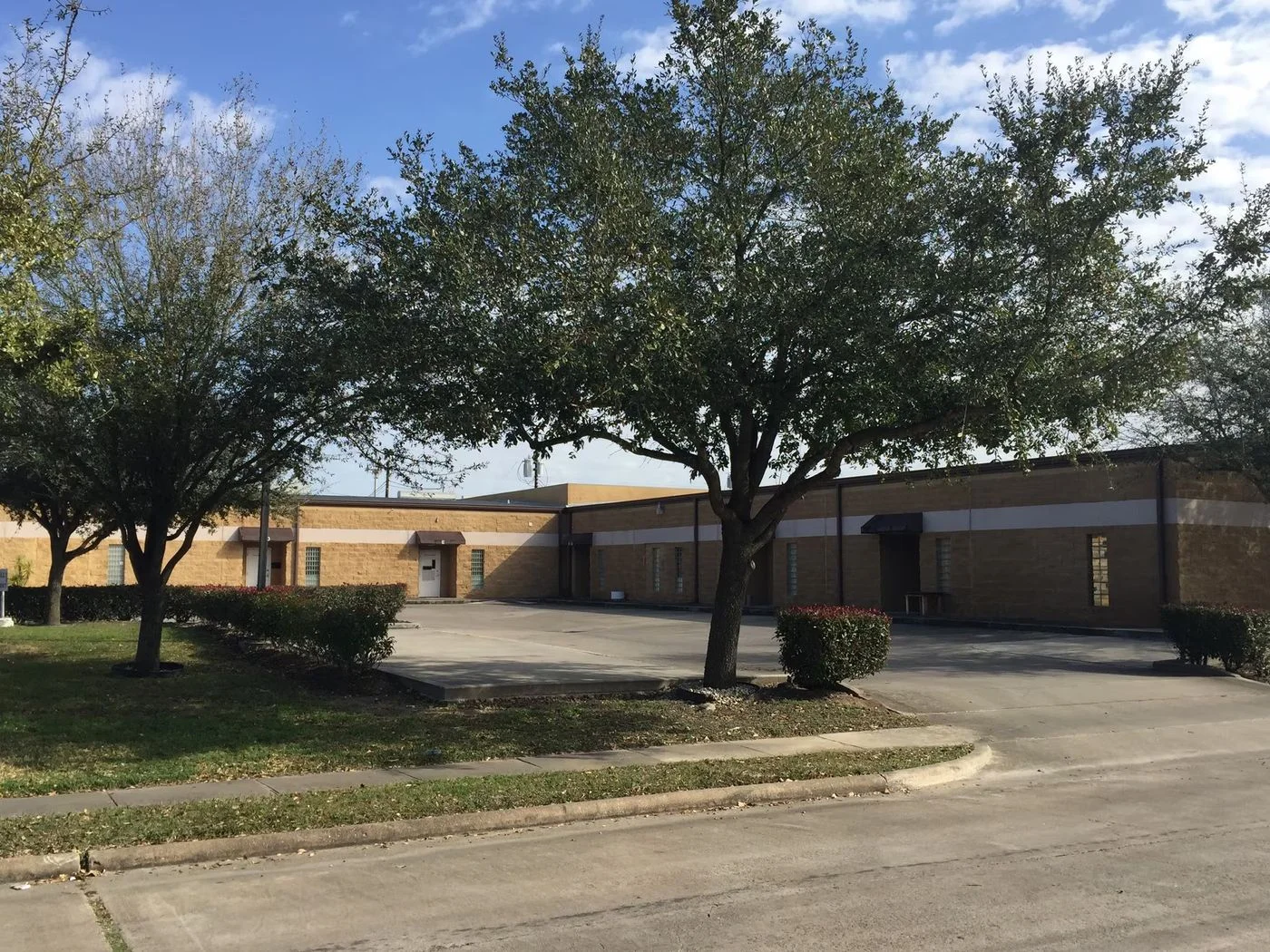 Photo 1 of 5411 Brookglen Dr, Houston, TX 77017