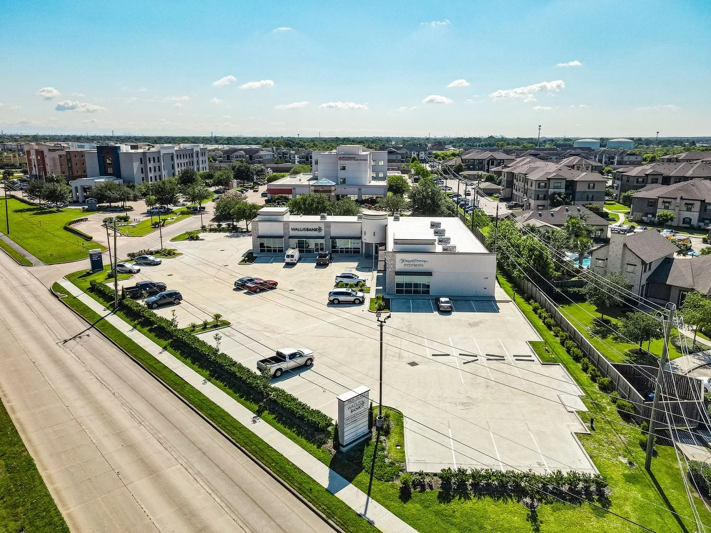 Photo 2 of 4805 E Sam Houston Pkwy S, Pasadena, TX 77505