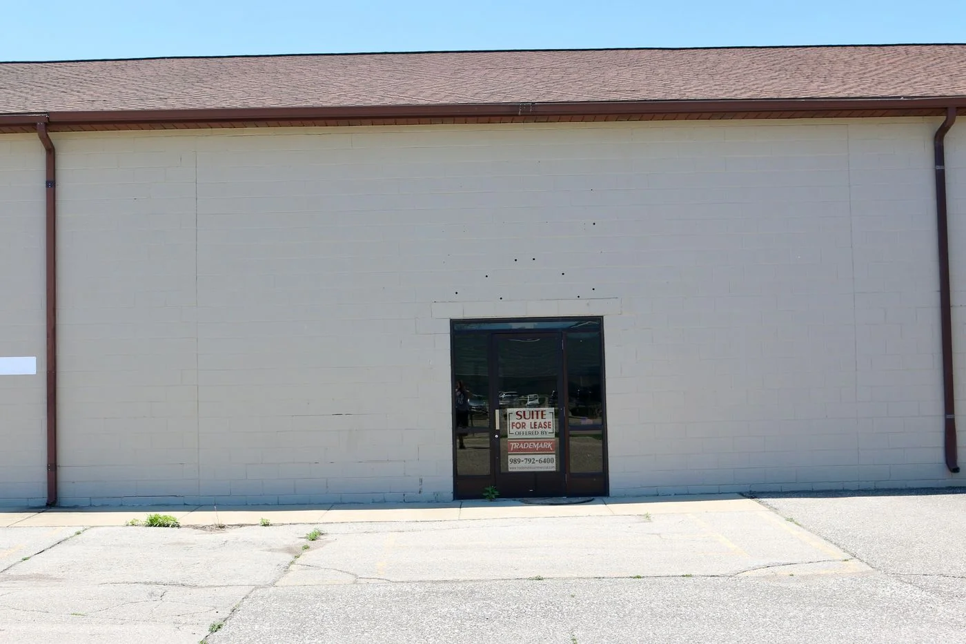 Photo 1 of 1821 Austin St, Midland, MI 48642