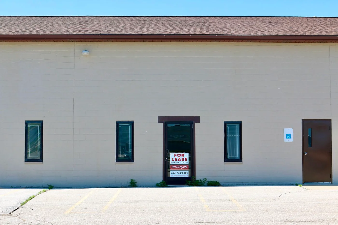 Photo 1 of 1821 Austin St, Midland, MI 48642