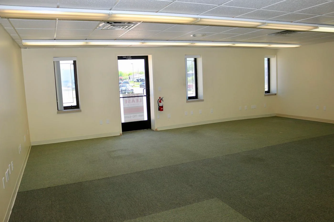 Photo 3 of 1821 Austin St, Midland, MI 48642