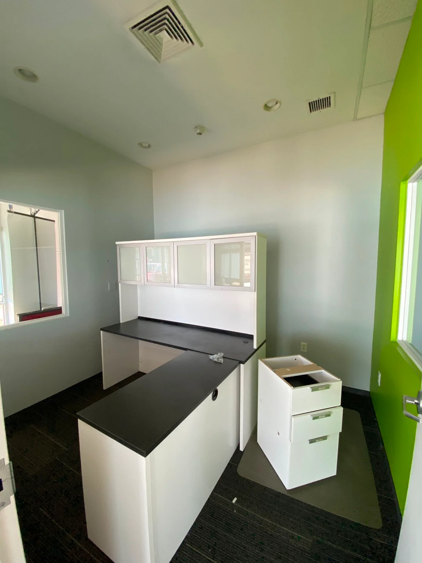 Photo 3 of 240 North Broadway, Salem, NH 03079