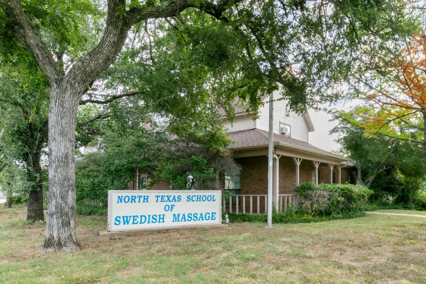 Photo-1 of 2335 W Green Oaks Blvd, Arlington, TX 76016