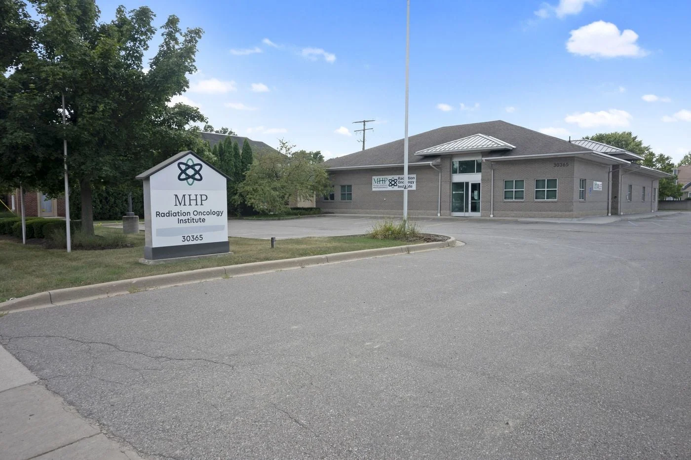 Photo 1 of 30365 Dequindre Rd, Madison Heights, MI 48071