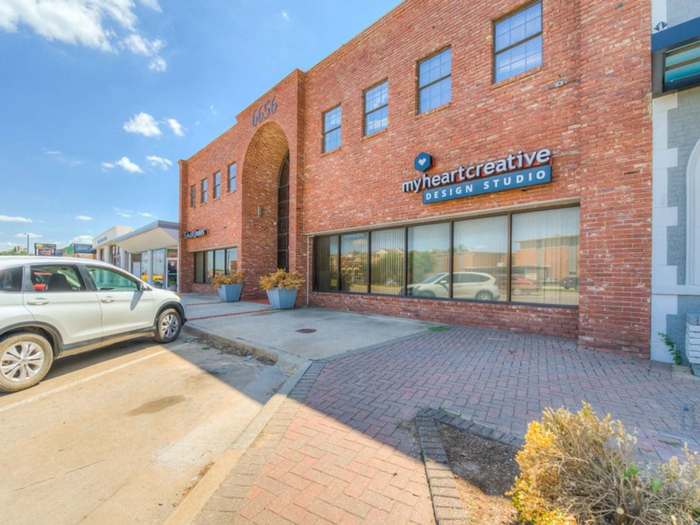 Photo 3 of 6656 NW 39th Expy, Bethany, OK 73008