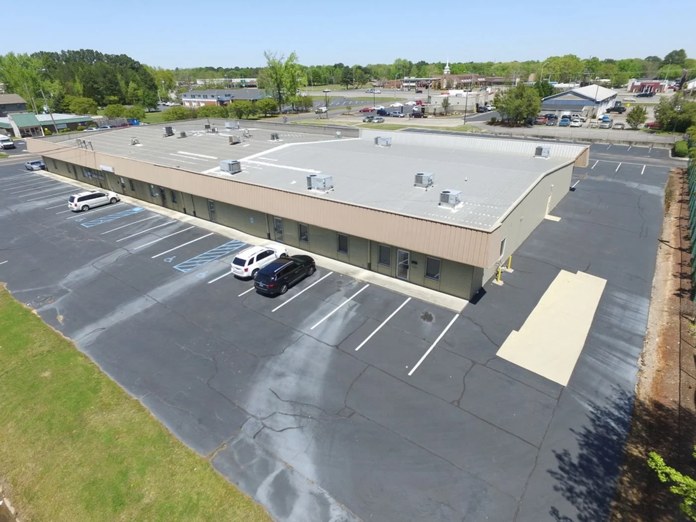 Photo-2 of 2119 Westmead Drive SW, Decatur, AL 35603