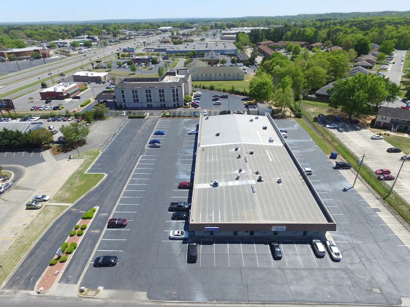 Photo-3 of 2119 Westmead Drive SW, Decatur, AL 35603
