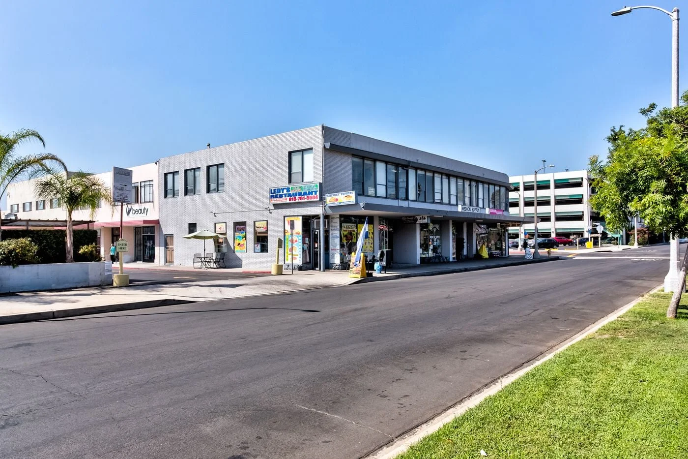 Photo 3 of 12150 Hamlin Street, Los Angeles, CA 91606