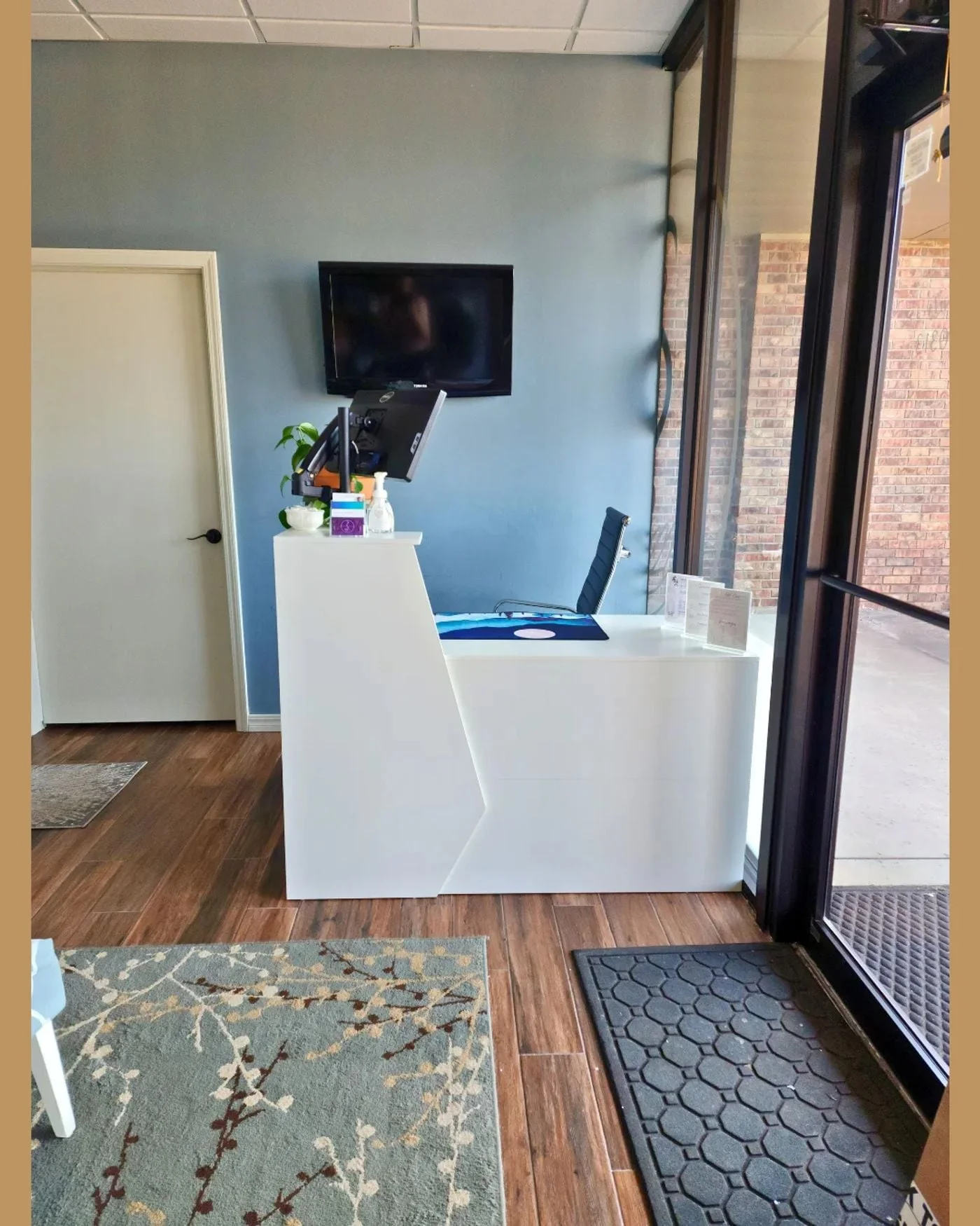 Photo 2 of 8444 NW 39th Expy, Bethany, OK 73008