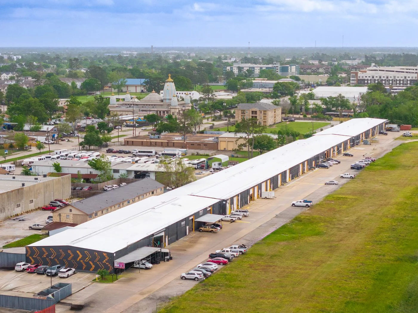 Photo-1 of 3306 Ella Blvd, Houston, TX 77018