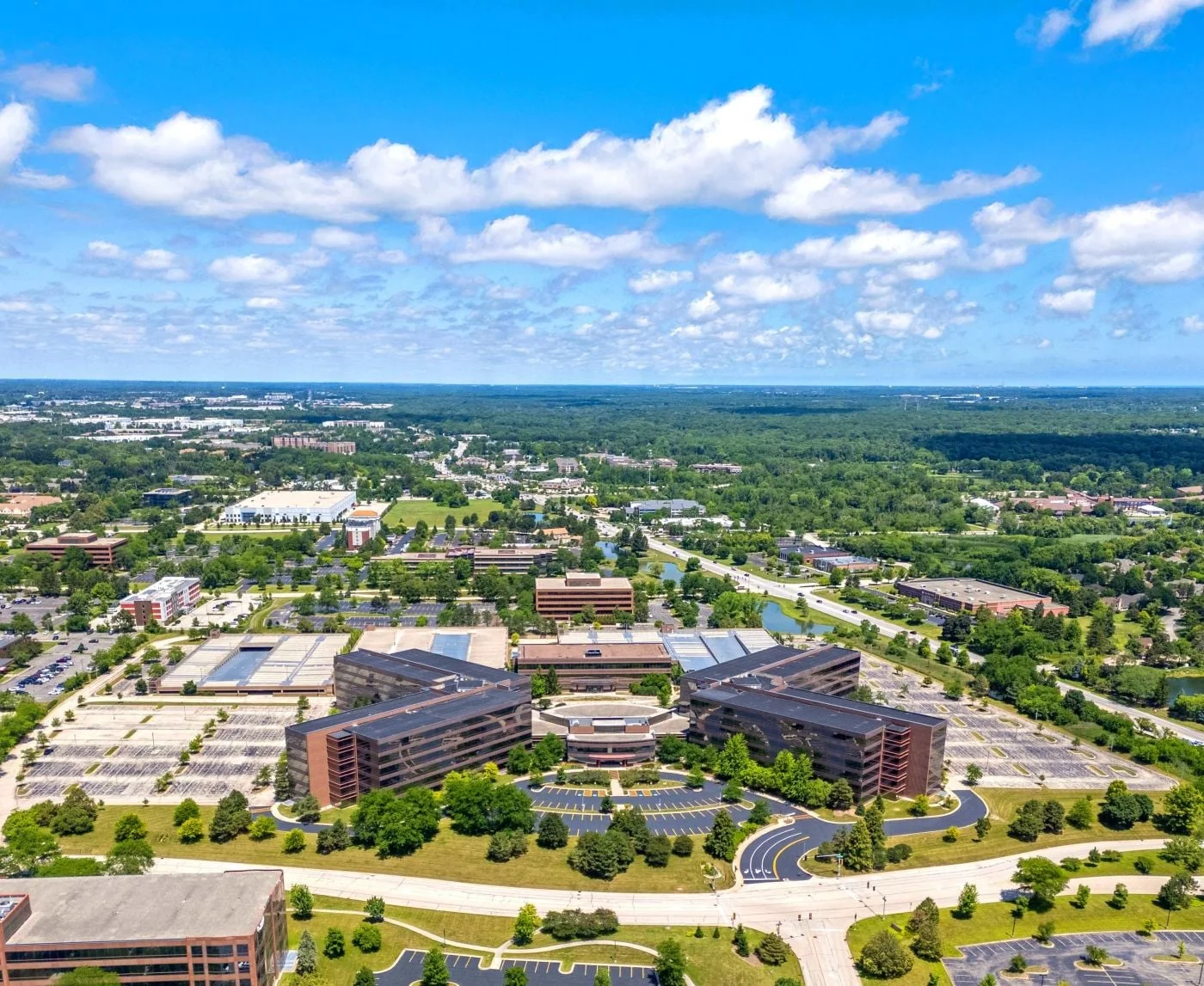 Photo 1 of 4 Overlook Pt, Lincolnshire, IL 60069
