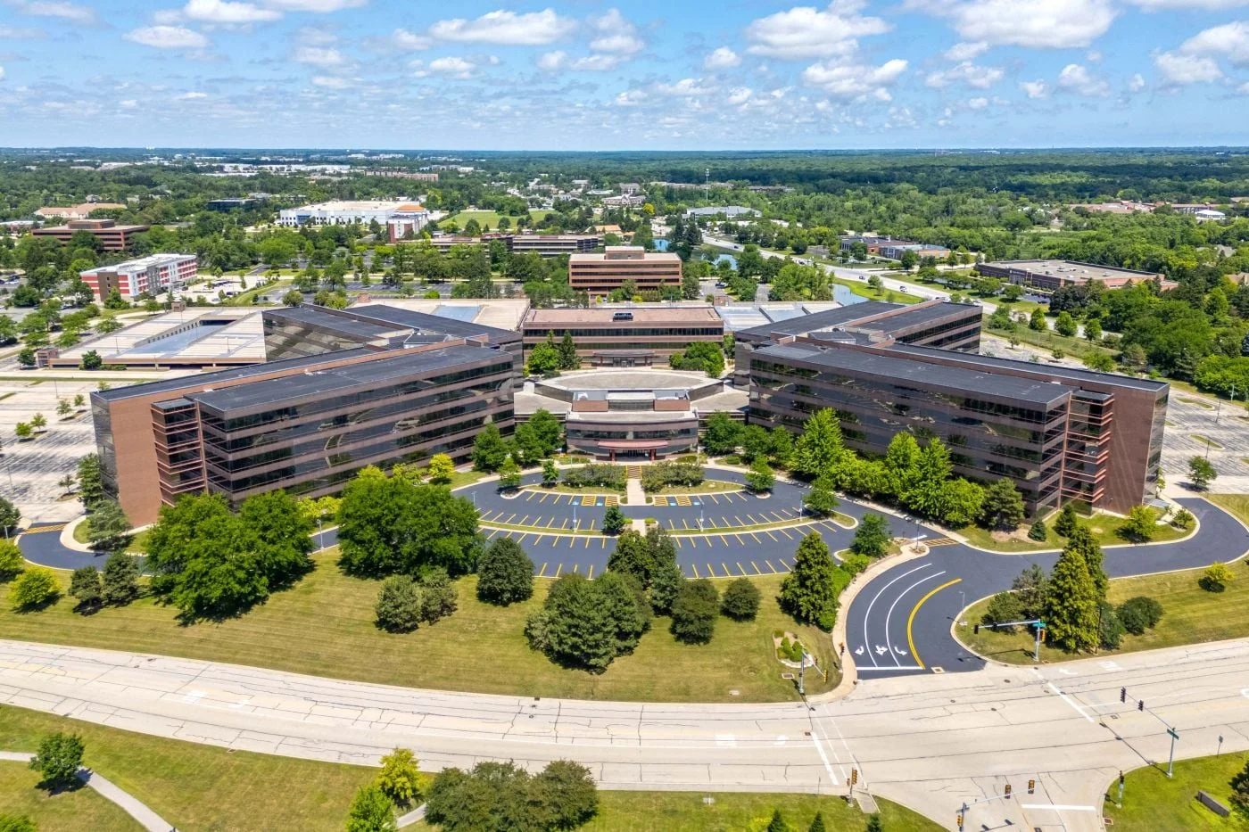 Photo 2 of 4 Overlook Pt, Lincolnshire, IL 60069