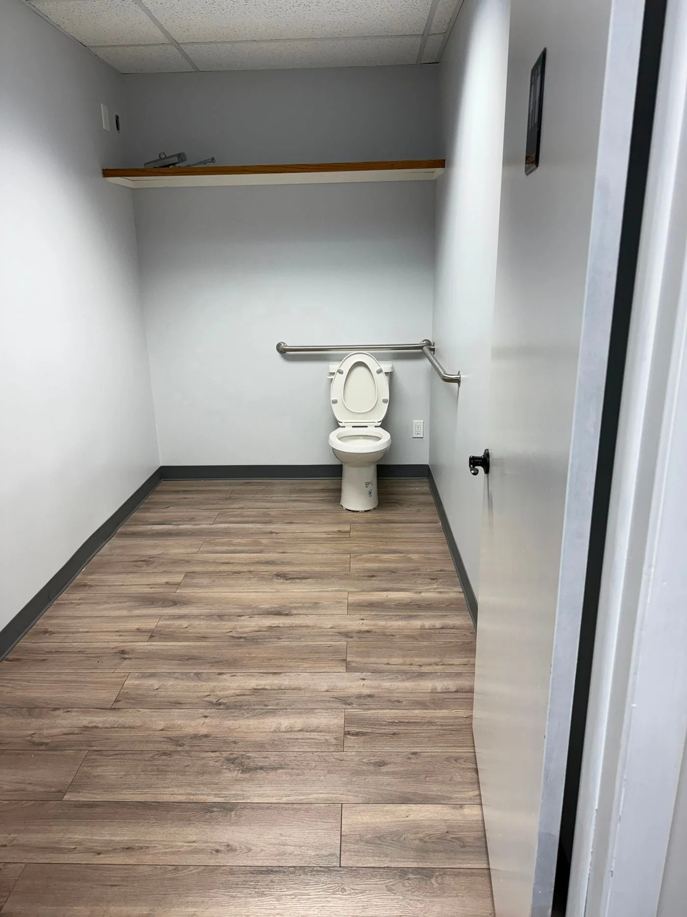 Photo 2 of 104-112 West Wackerly Street, Midland, MI 48640